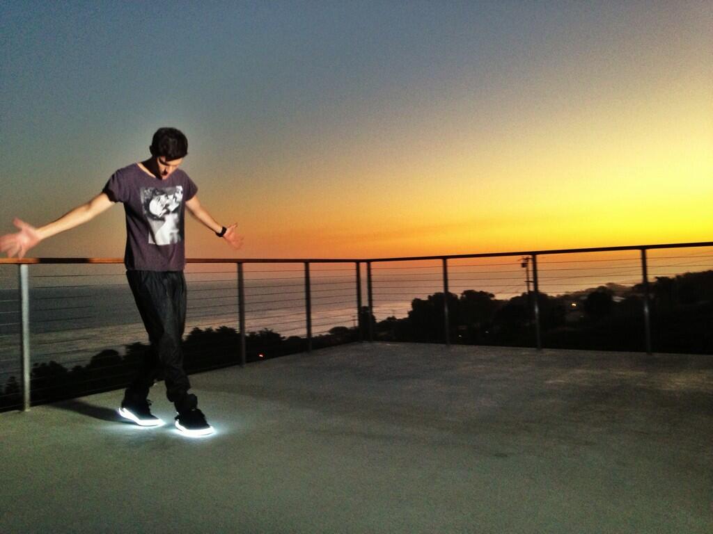 So thankful to be lead girl in @Nickhissom debut video.. #bts #Malibu #IIDY @itstimkash http://t.co/sGLd9idQRZ