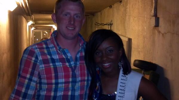 Brad_Watson2's tweet photo. Hanging out with @jamiegraceh in peoria tonight!  she put on a stellar show and is always welcome back #1stballgame http://t.co/RGdmxjJ9ti