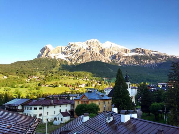 TheNorthFaceEU's tweet image. The #LUT13 race is on and the 1st #runners have crossed the 1st checkpoint RT @LavaredoUT Perfect day!