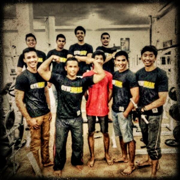 Otot besi Tulang ayam,,hehe “<a href="/gym_jatinangor/">gym_jatinangor</a>: Kereeeeeen :D "<a href="/Inisial_H/">Hero purnama</a> :gym_jatinangor ^_^ "Freak" ”