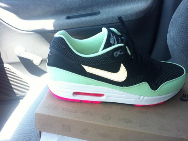 ERockeyza's tweet image. S/O to @jOEsKitTz for the AM1s #smoothtransaction 👍