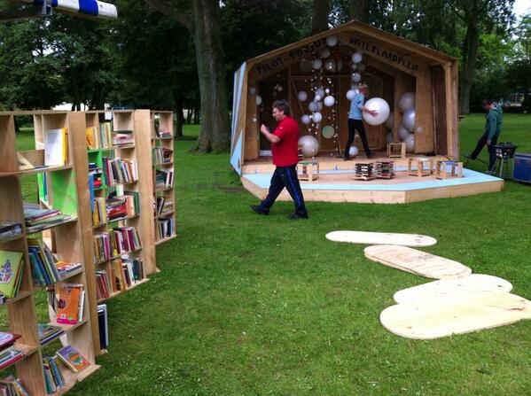 Opbouwen living library, kom luisteren naar verhalen en muziek <a href="/Ymere/">Ymere Nieuws</a> <a href="/Rochdale_NL/">Woningstichting Rochdale</a> <a href="/EigenHaard/">Eigen Haard</a> @stadsdeelNoord