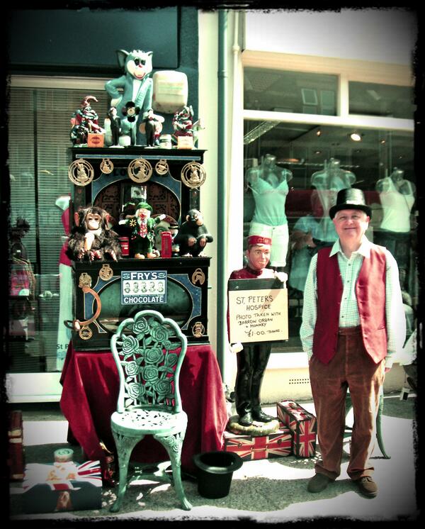 BristolCouncil's tweet image. “@Bristol52: #NorthStreetFair Bedminster http://t.co/5VJtbEt7rd” Bristol - officially the street party capital of the UK