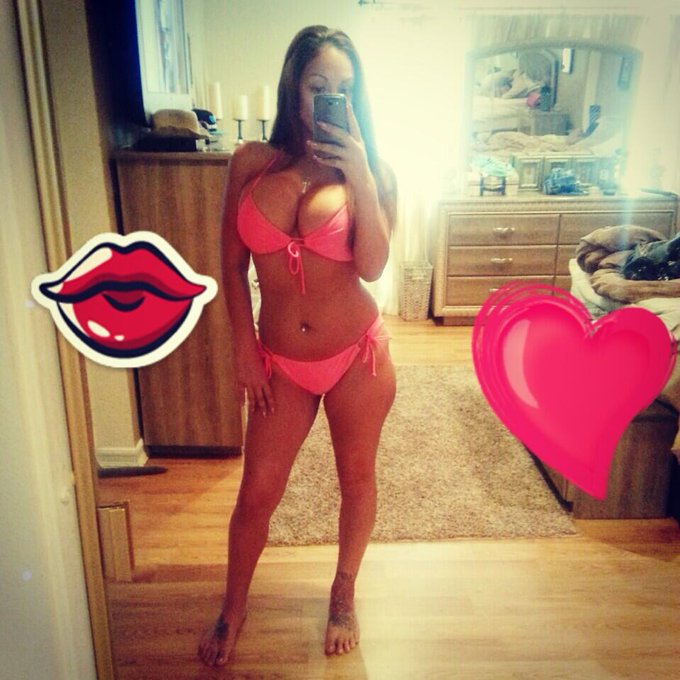 Pool time;-) http://t.co/kIQHPZeC2E