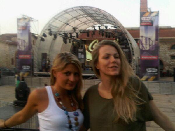 iageli's tweet photo. Δυο ξανθιες, μια προβα!!! #str8myway http://t.co/pYZegeB5fT