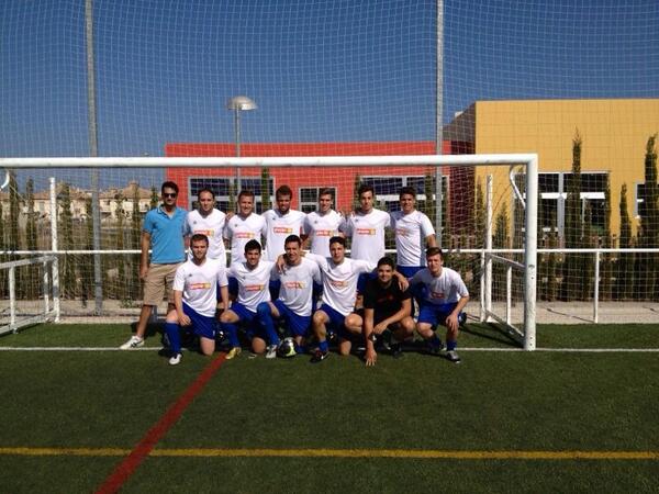 valeroivan's tweet photo. Haz RT para hacer calendario solidario, marca favorito para Póster http://t.co/TIir2Ts6rU