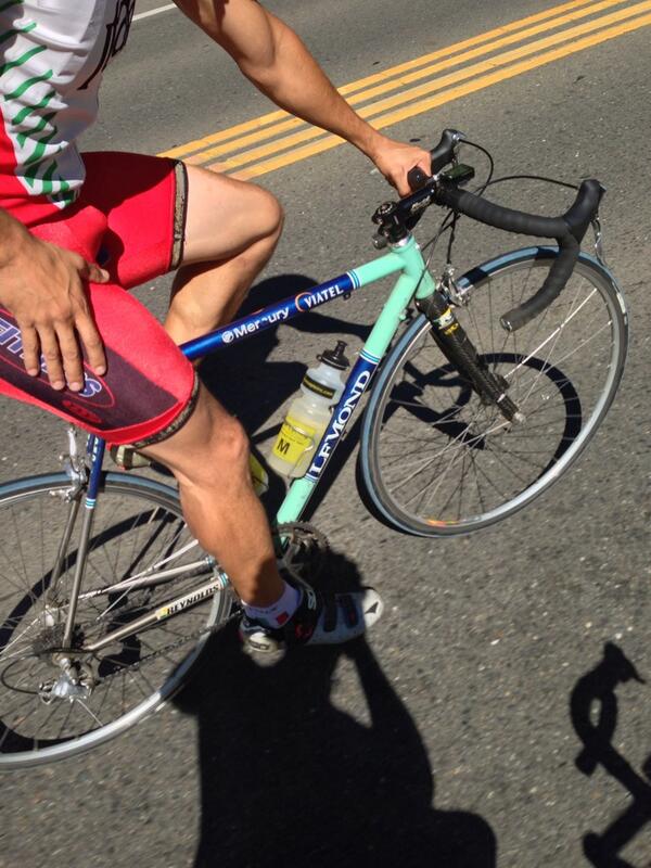 l_roy's tweet image. @IWANTMYLEMOND “@Mickeyhavoc: Showed up for the group ride today and look who showed up #hello2000 http://t.co/vB19Usr23m”