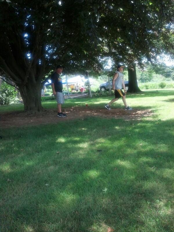 SFCYorkPa's tweet photo. #sfcyork #horseshoes #picnic http://t.co/8E6LAzfST3