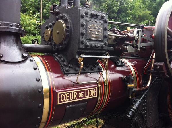 Fantastic Steam Traction Engine called in on its way to Banbury Steam Fair, <a href="/HOOKYLION/">HOOKYLION</a> gets everywhere!