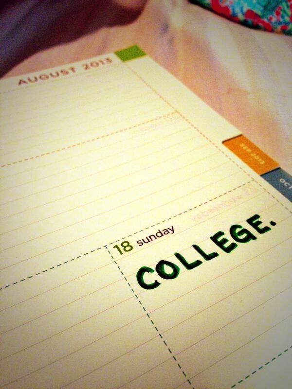 CarolineFiss's tweet image. This day is approaching me a little too quickly.. #college