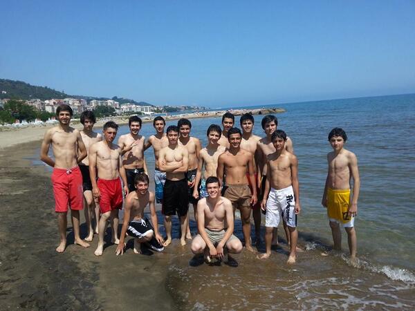 poyraz282828's tweet image. plaja basket takımımla gıderkene 
#lLUT ile