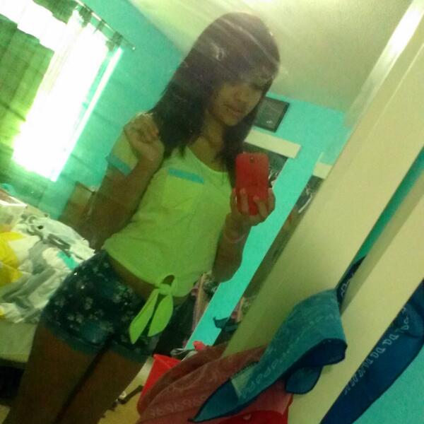 joceliner143's tweet photo. Ready To Hanging Out With My Fag Ana.
!(: http://t.co/Z8VzAZmumh