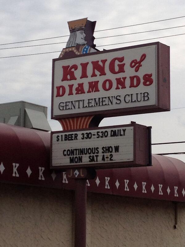 CoolBus_'s tweet image. Yo @KODsoftball were at your main sponsor. #VIP $1 beers ill round a few up and bring them to championship Sunday!