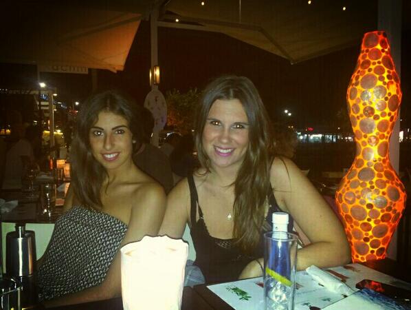 anrogerz's tweet photo. Cenita veraniega buena con mis chicas  @mmaiteCasas @Tudelis #JAVEA http://t.co/i5pVJu5Uvr