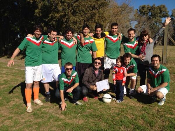 "<a href="/luchocarballo/">Luciano Carballo</a>: #HaileSelassieFC <a href="/patipaton/">Pato</a> @gaitabelgrano <a href="/chino_cae/">Chino</a> <a href="/Tochiniho/">Tocho</a> <a href="/TomiAuguste/">Tomi Auguste</a> <a href="/areiafutbol/">AREIA</a> "vamosss!!