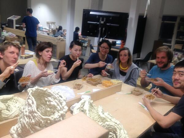 chongchong335's tweet photo. Tiring but delicious! @chryssa_v @LingQL @_evaLIU @wbondin @Aimilia_K @_olliepalmer @ruairiglynn #GADRC3 http://t.co/4x1kQdC3QV