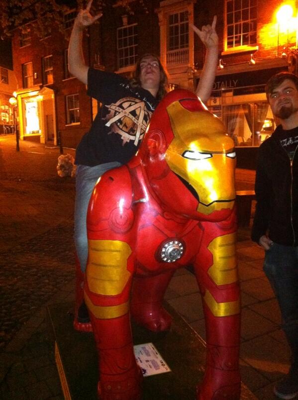 The_Si_'s tweet photo. Iron man monkey http://t.co/H3uKOph1fY