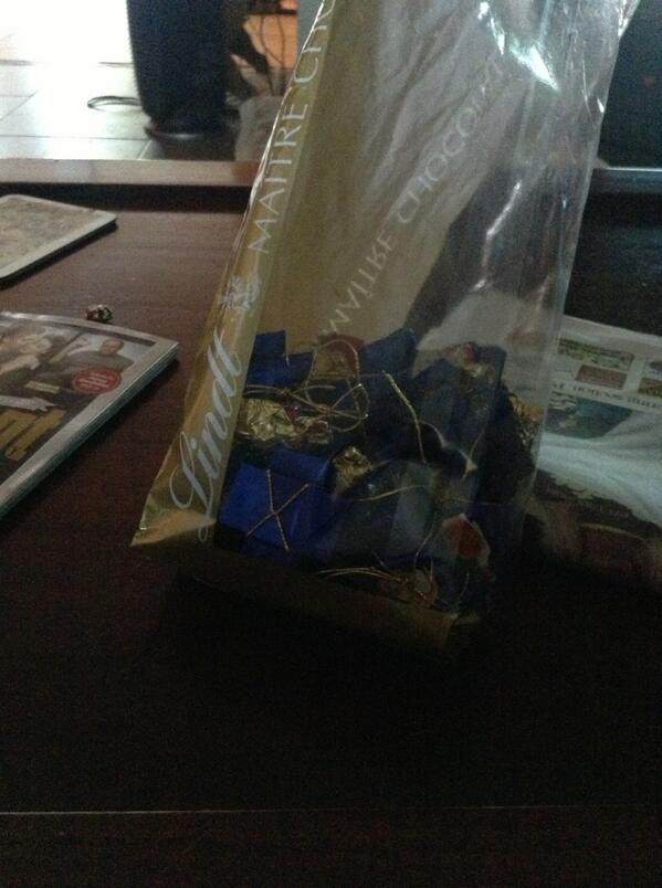 AoifeHarteaoife's tweet image. Went to the Lindt store and already ate like half of them😷 #notgoodforme