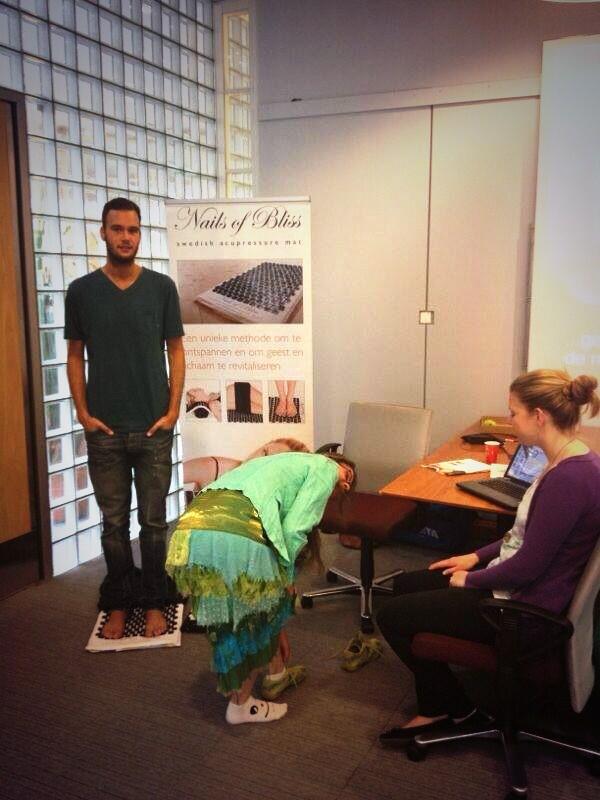 NailsofBliss_nl's tweet image. Ontspannen in bedrijf met de Spijkermat bij Turien &amp;amp; Co.