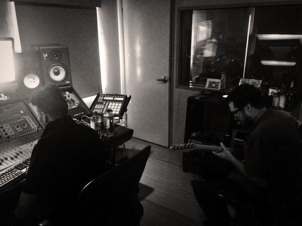 ARTCLB's tweet photo. @BENNYCASSETTE working hard, making music in the studio #ARTCLB http://t.co/U5JSx5qLZB
