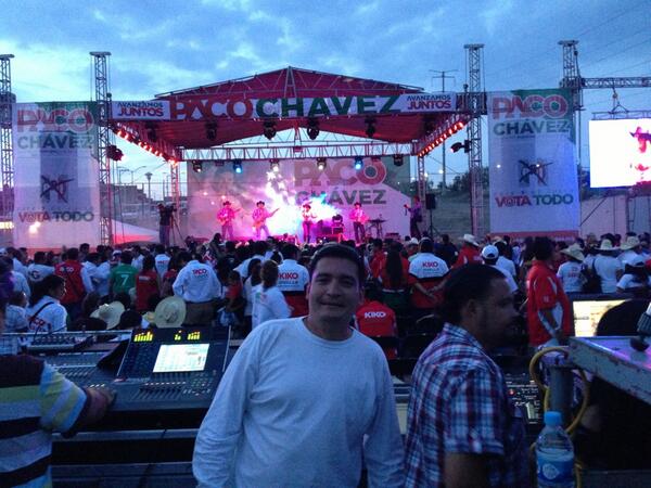 chidomty's tweet photo. Producción para Grupo LImite, en Mitin del Candidato a Presidente Mpal de Ags. PRI...  todo salió excelentemente bien http://t.co/iNVmmDL4pz