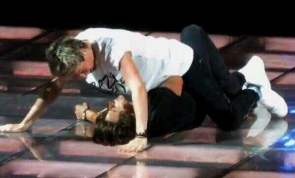 njhoranscrew's tweet photo. lets play a game of who am i more jealous of http://t.co/nb8nGREYFQ