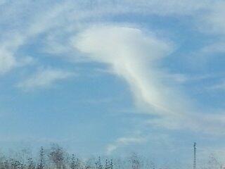 Neneansa's tweet photo. Curiosa y caprichosa forma de la nube:-) http://t.co/B0cP9sRNPc