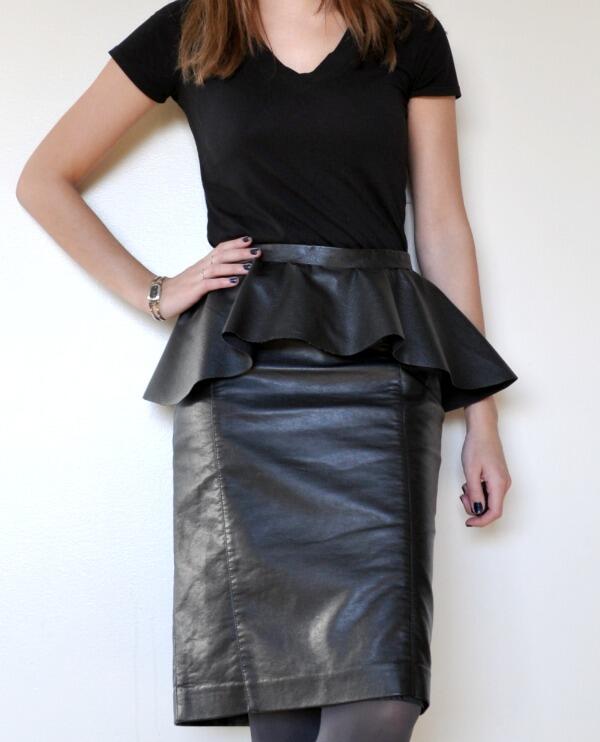 modesTalka's tweet image. Bez šūšanas izveidota vidukļa josta ar volāna detaļu. Aksesuārs, kas maina svārku siluetu. tashadelrae.com/2012/02/peplum…