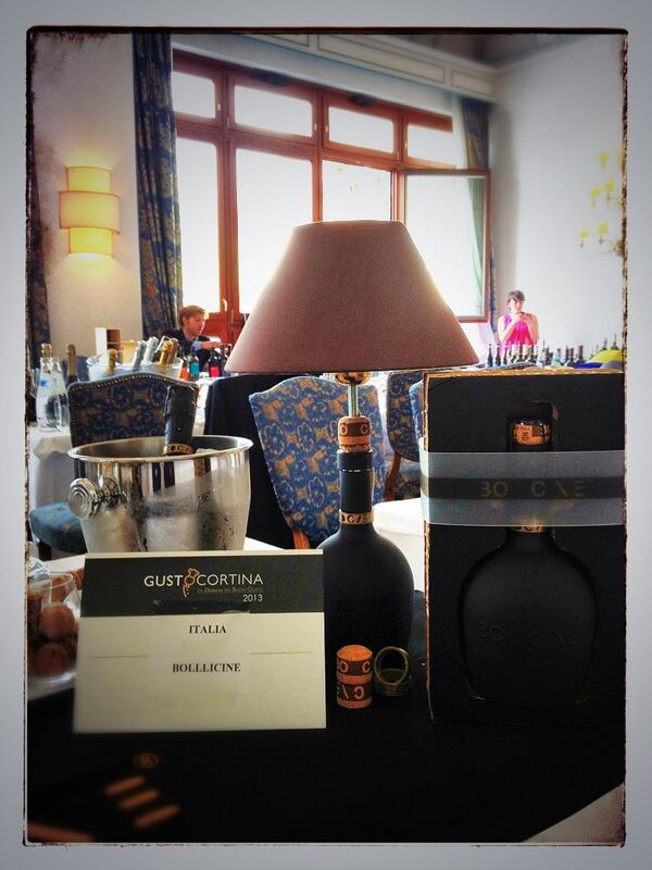 bolllicine's tweet photo. #drink #gustocortina #cortina #BOLLLICINE #design #italia #wine http://t.co/Fjq54DS0Of