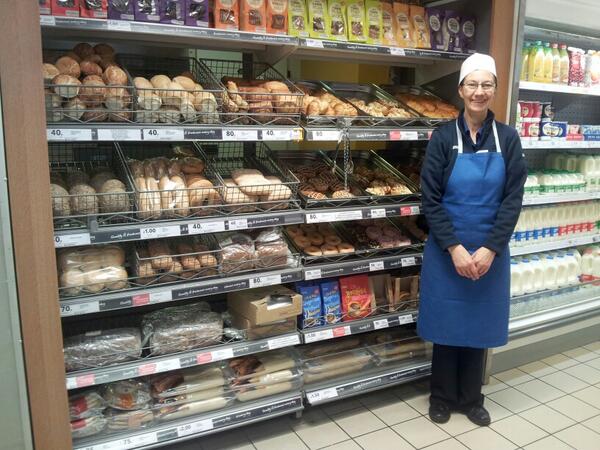“<a href="/ciaomt/">Maria Tamburro</a>: Holyhead road baker in training..... ”Looks great !