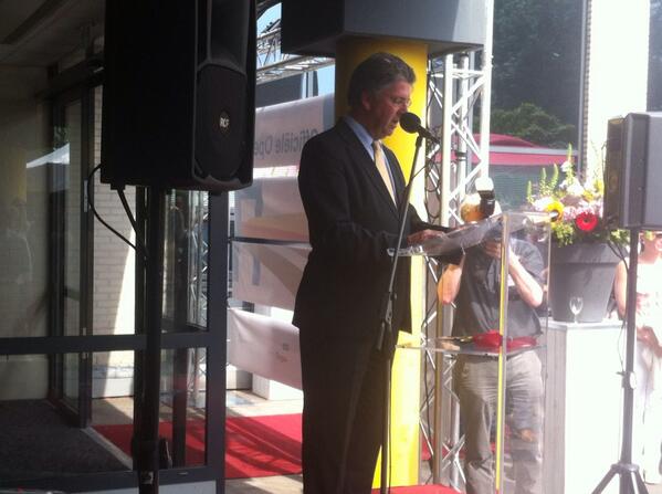 Netwerk079's tweet photo. Wethouder @edohaan spreekt openingswoord bij opening Ondernemershuis @TerZakeHO  #zoetermeer http://t.co/pjaRSukUDb
