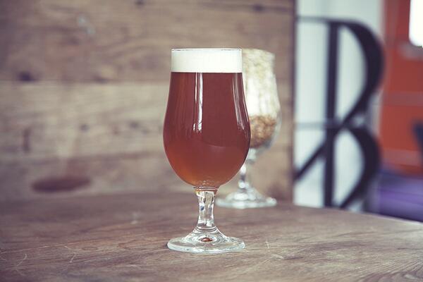 hackneycraft's tweet image. We poured a few test samples from our white labels to see what was going on inside the bottles and this happened: