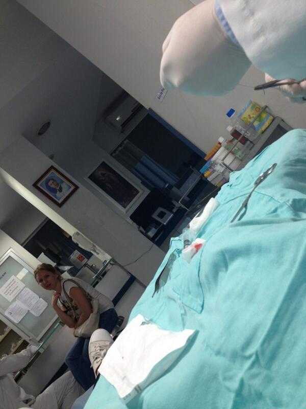 alejandra_b_f's tweet photo. De nuevo en el hospital :( http://t.co/0lR2xmG5w3