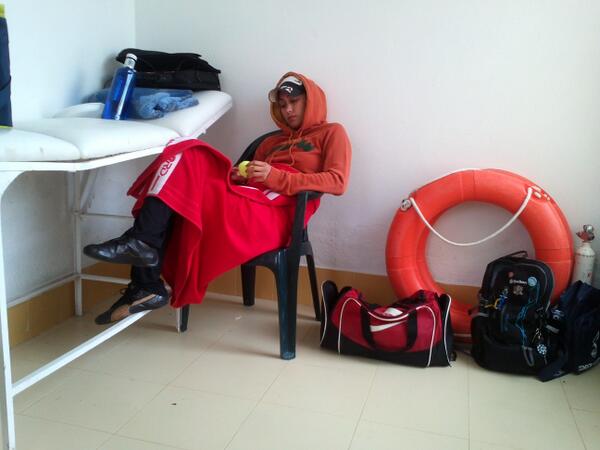 leyman73's tweet photo. Menuda tarde de piscina... Pasada por agua!!! @lidiavaquero1 lo demuestra :) http://t.co/Iw894h8FQ1