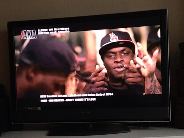 PeteyBoy21's tweet photo. #ringaling #aka @Sneakbo banger!! 🔥🔥🔥 http://t.co/oeJEs3Cypt