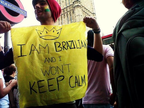 will_gui's tweet image. #vemprarua #ogiganteacordou #London #manifestacao #brazilchange @dilmabr