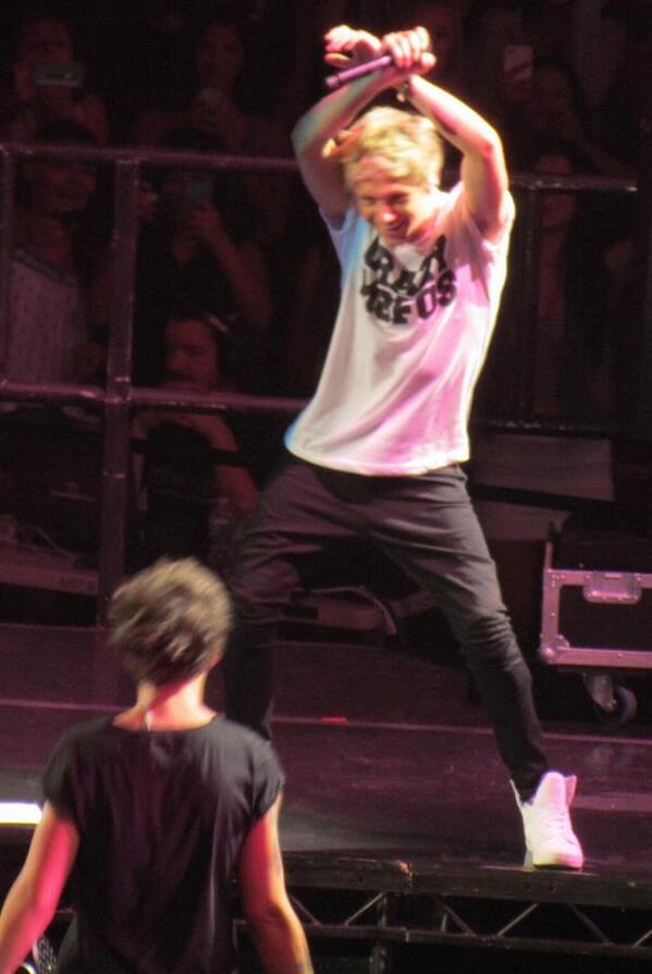NiALLSpuds's tweet photo. He's also a crazy mofo :D http://t.co/sNhWWLzPLG