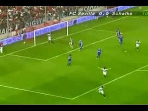 sevillafc16's tweet photo. Porque yo cante este gol hasta quedarme sin voz #soySevillista http://t.co/XkVPttALpU