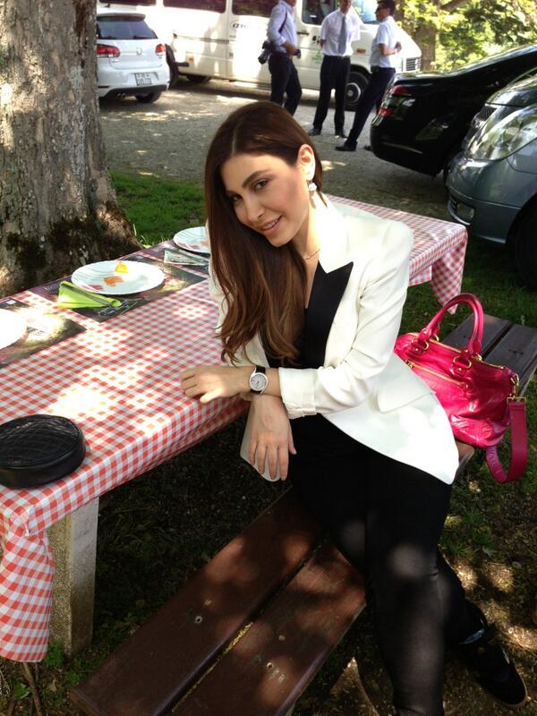 yara_lb's tweet photo. #yarasinger #1stmiddleeastamassador #piaget #piagetmanufacture #geneva http://t.co/9uFNTVsksO