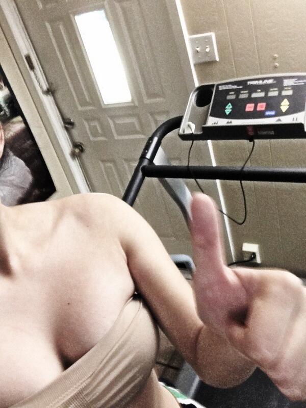 Yuvi_Lovee's tweet image. @mehnicholey #treadmillflow