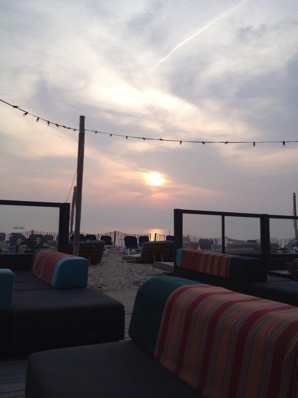 Na strandwandeling met <a href="/BrendaWesterink/">Brenda</a> even genieten bij #rapanuie in #bloemendaal.