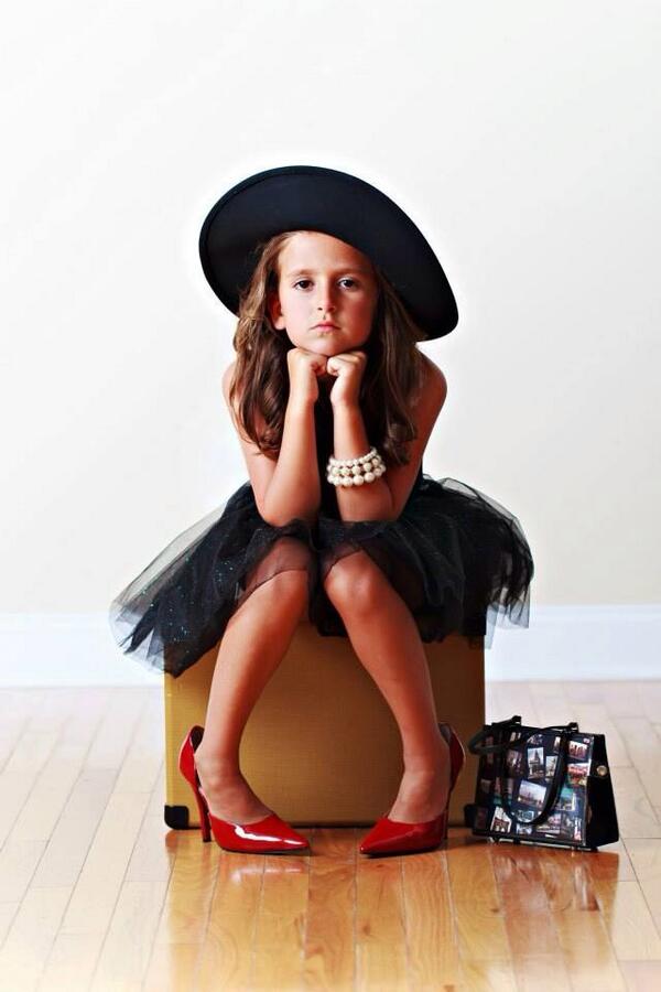 WelchAgain's tweet photo. @NineWest -  Every girl loves hot shoes! http://t.co/dyK8cTIdyt
