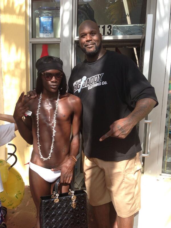 SHAQ's tweet photo. Shaqtin a fool outfit of the day http://t.co/0Ja3XVlMcD