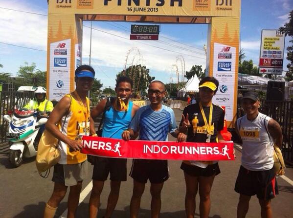 misjaya's tweet photo. The Full Marathoners  from Makassar at @BaliMarathon we're a proud @IndoRunners team http://t.co/OpMcsZwB1C