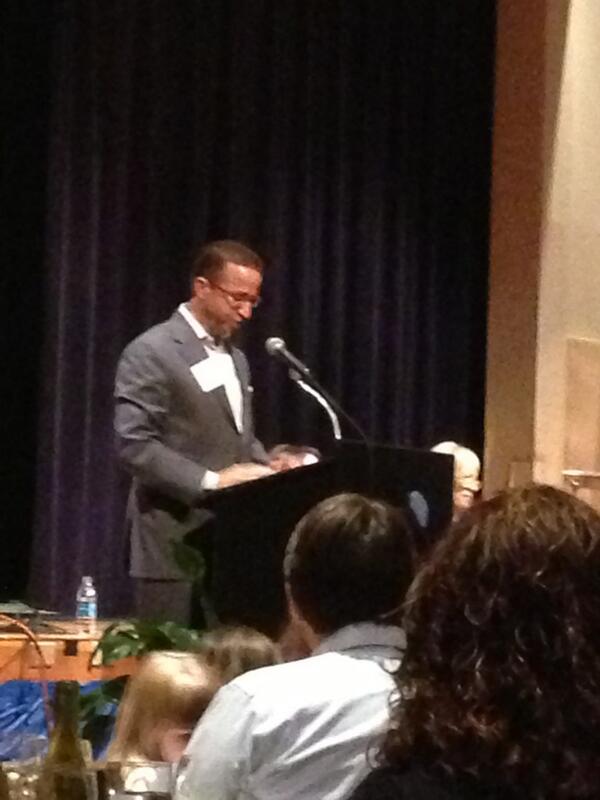 TexasJewishPost's tweet image. Past President Alan Shor introduces the Leader of the Year award to Jay Liberman, at the JCC's annual meeting! #TJP