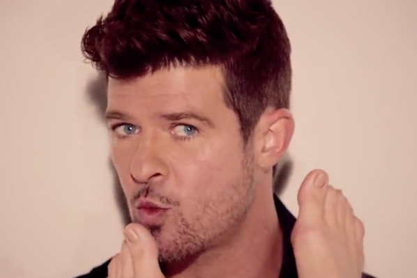 KiSS925's tweet image. YOU are 4 mins away from BLURRED LINES!!! #Everybodygetup #heyheyhey - @BlakesShow