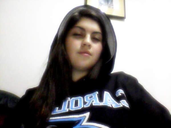 PsychoInsania's tweet photo. la cabrona haciendo musika! (8) #webcamtoy http://t.co/sBHG1dxkVc