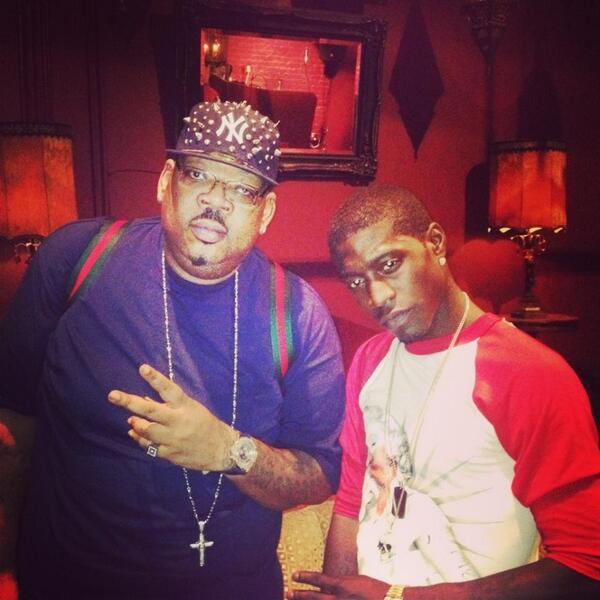 HoodHefna's tweet photo. Just shot the video for my new single off "Slum Dog Billionaire". Shout out big Kap for comin thru
#sdb#bk http://t.co/nIxniiUwEB