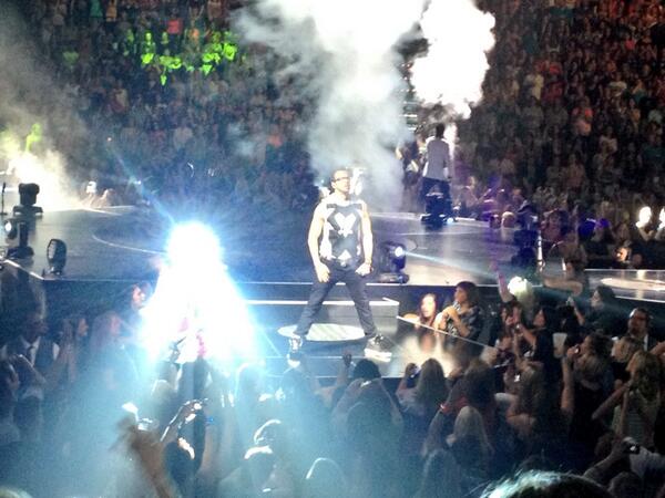 SuttonMP's tweet image. Loving me some @DonnieWahlberg after all these years!! What a GREAT show!