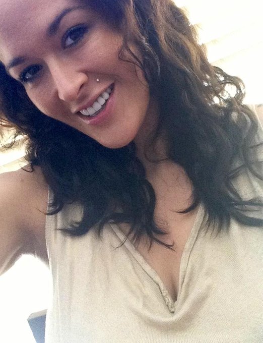 This is for my fans and followers... http://t.co/ZvMFT9RN3L